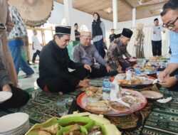 Meriahnya Perayaan Lebaran Ketupat, Wabup Hendra Hemeto Hadiri Doa Ba’do Ketupat Bersama Warga