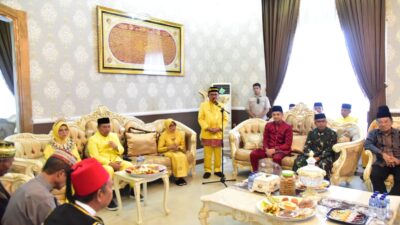 Penjagub Ismail Pakaya Disambut dengan Adat Mopotilolo, Marten Taha Ungkap Harapan untuk Kemajuan Provinsi Gorontalo