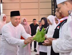 Bupati Zahir Tepung Tawari 287 CJH Asal Batu Bara