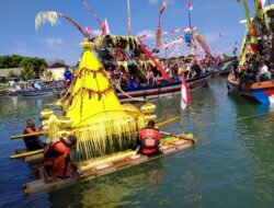 Ada Festival Pantai, Labuh Larung Sembonyo di Teluk Prigi Trenggalek Semakin Meriah