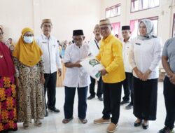 Pemda Gorut Salurkan Bantuan Pangan di Kecamatan Atinggola