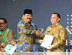 Menteri ATR RI Serahkan 70 Sertifikat Aset Tanah Milik Labuhanbatu