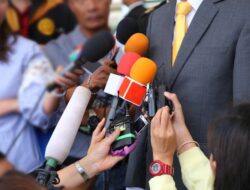 Dampak Politik Media Massa