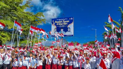 Aksi Bagi-bagi 10 Juta Bendera di Bone Bolango, Tugu Center Point Bak Lautan Merah Putih