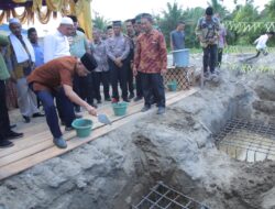 Pembangunan Masjid Baiturrahman Ditandai dengan Peletakan Batu Pertama Bupati dan Wabup Asahan