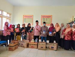 Sekda Bonebol Serahkan Bantuan Paket Sembako kepada Lansia, Anak Gizi Buruk, dan Stunting
