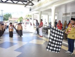 Peringati Hari Pramuka dan Kemerdekaan RI, Wali Kota Marten Bangun Semangat Patriotisme melalui Gerak Jalan