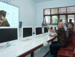 Ini Kata Bupati Asahan Saat Meninjau Smart Board di SMPN 1 Kisaran