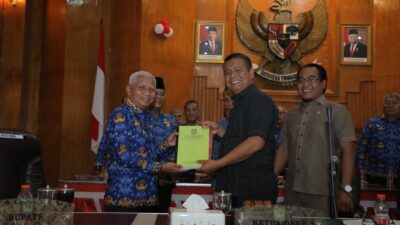 Bupati Surya Jawab Pandangan Fraksi DPRD Asahan