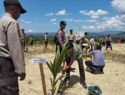 Deprov Gorontalo Sambut Antusias Aksi Penanaman Bibit Pohon Kelapa sebagai Langkah Antisipasi Longsor