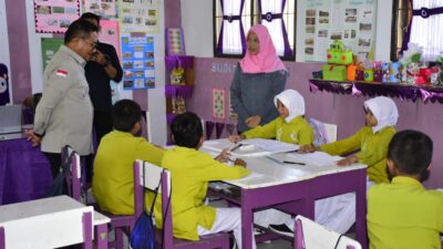 Fokus pada Pengembangan Karakter, Walikota Marten Taha Dorong Pembelajaran yang Menyenangkan di Sekolah