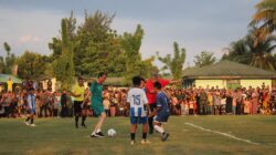 Serunya Pertandingan Sepakbola Presiden Jokowi bersama Anak-anak Gorontalo
