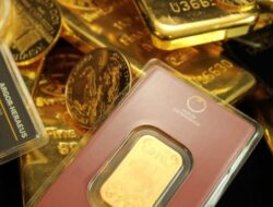 Harga Emas Terkoreksi Lebih dari 1 Persen, Namun Permintaan Tetap Tinggi