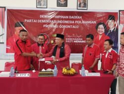 DPD PDIP Gorontalo Terima Formulir Pendaftaran Bacagub Hamzah Isa
