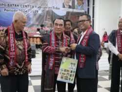 Bupati Poltak Ajak Batak Center Kerjasama Bangun SDM di Toba