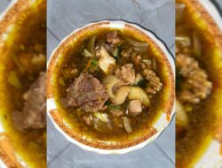 Illosingan Tulang dan Kulit Sapi di RM Nanda, Kuliner Khas Mongondow yang Selalu Laris Manis!