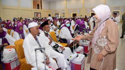 Miris! Masih Ada Jemaah Haji Lansia dari Gorontalo Tak Bawa Kursi Roda, Wagub Idah Syahidah Beri Peringatan Tegas