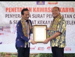 Bupati Langkat Syah Afandin Raih Penghargaan Komunikasi Publik Terbaik dari Mahasiswa S3 UINSU