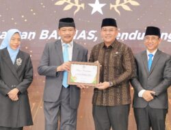 Wamen Ossy Terima Penghargaan Baznas Award 2025