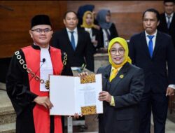 Dra. Hj. Nurhayati, M.Pd.I, Dari Golkar Sah Jadi Ketua DPRD Indramayu