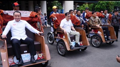 Presiden Prabowo Subianto Serahkan Bantuan Becak Listrik di Indramayu   