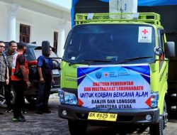 Bupati Maya Lepas Tim Bantuan Labuhanbatu ke Lokasi Bencana Alam Sumut