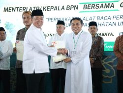 Jelang Natal, Romo Wahyu Terima Sertipikat untuk Gereja Katolik Fransiskus Asisi sebagai Kado Natal bagi Umat