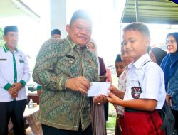Pemkab Labuhanbatu Serahkan Bantuan Dana Pendidikan kepada Pelajar Kurang Mampu