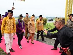 Wamen Diktisaintek Disambut Adat Mopotilolo, Tinjau Calon Lokasi Sekolah Garuda di Boalemo