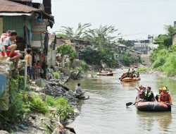 Aksi Nyata di HUT ke-18 Gerindra, Bobby Nasution Bersihkan Sungai dan Sapa Warga Aur