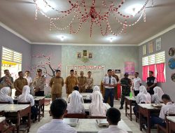 Wabup Asahan Tinjau Program MBG Hari Kedua di SMP Negeri 2 Silau Laut