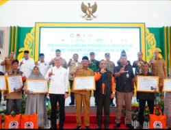 Bupati Syah Afandin Salurkan Bantuan Stimulan Tahap II, Pastikan tidak ada pemotongan.