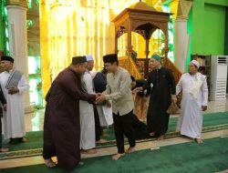 Harmoni di Bawah Kubah Baitul Makmur: Weny-Rendy Awali Ramadan 1447 H dengan Tarawih Berjamaah Bersama Warga