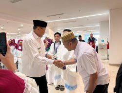 Gubernur Gusnar Ismail Lepas JCH Kloter 30 Asal Gorontalo, Titip Doa untuk Daerah dan Bangsa