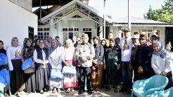 Bupati Sofyan Serahkan Bantuan Presiden untuk Ribuan Warga Limboto
