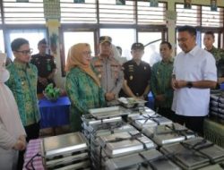 Dampingi Kajati Sulut, Wali Kota Weny Gaib Tinjau Pelaksanaan Program MBG di SMP Negeri 5 Kotamobagu