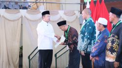 Menteri Nusron Minta Penerima Sertipikat Wakaf Jadi Pionir Percepatan Sertipikasi Tanah Wakaf