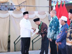Serahkan 1.032 Sertipikat Wakaf, Menteri Nusron Dorong Gerakan Nasional Pengamanan Aset Umat
