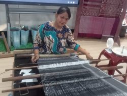 Songket Bintang Maratur Tarutung Diminati Pengunjung di PRSU ke-50