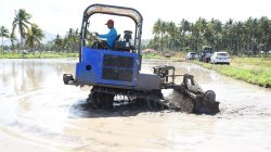 Petani Randangan Rasakan Dampak Positif Bantuan Alsintan, Gubernur Gusnar Pastikan Dukungan Berlanjut