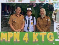 Wali Kota Kotamobagu Jadi Contoh, Jalan Kaki Antar Anak di Hari Pertama Sekolah