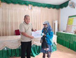Peduli Warga Kurang Mampu, Sangadi Habel Lokiman Salurkan BLT 4 Bulan Sekaligus di Poyowa Kecil