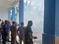Damkar Kotamobagu Gerak Cepat Turunkan Tiga Armada Padamkan Kebakaran di SMA Negeri 1