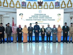 Perdana! Gusnar Ismail Lantik 4 Kepala Biro Lewat Sistem Manajemen Talenta ASN