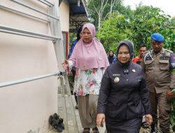 Plt. Bupati Tiorita Pastikan Renovasi Rumah Korban Banjir Berjalan Lancar