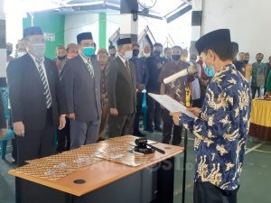 Plt Bupati Gorontalo Lantik Komisi Pemilihan Kepala Desa Serentak 2021