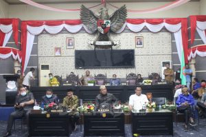 Solusi Bupati Gorontalo saat Dengarkan Keluhan Para Kades soal ADD di Gedung DPRD