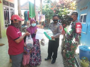 Polsek Kandanghaur Laksanakan Pengamanan dan Monitoring Penyaluran BPNT