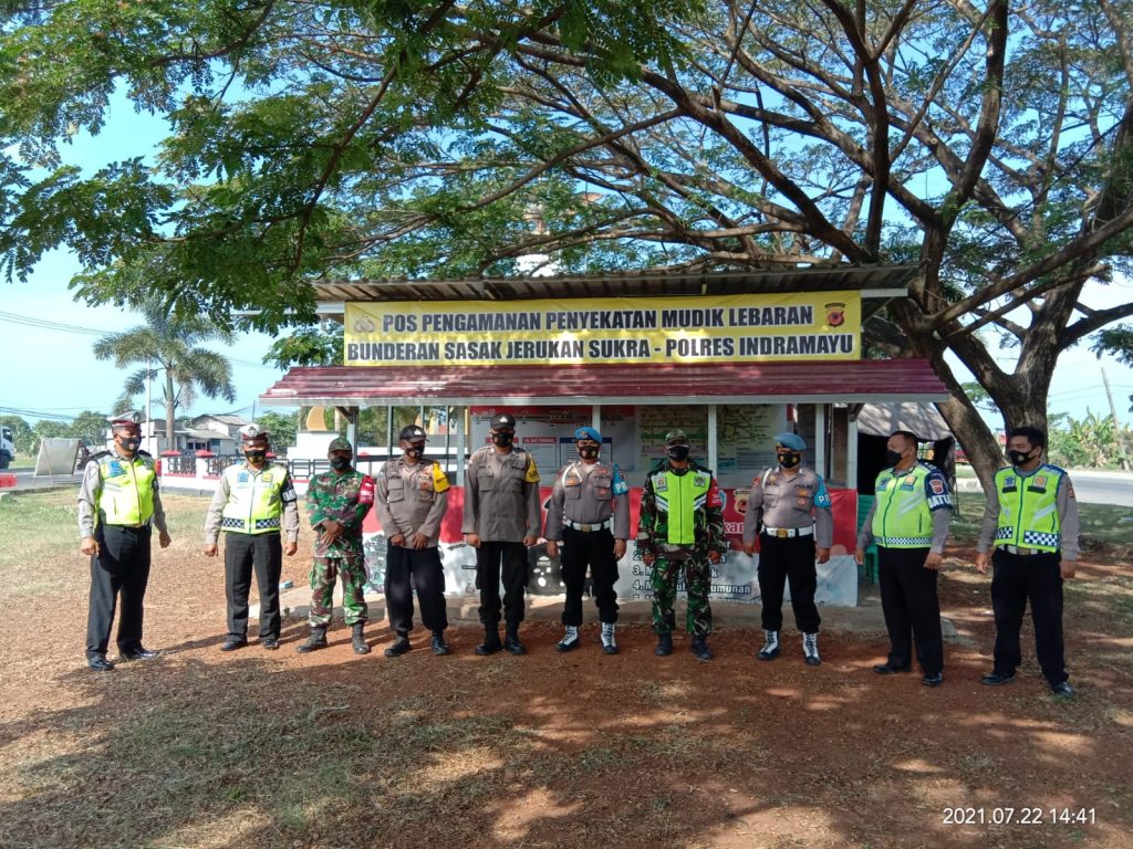 Operasi Gabungan Polres Indramayu Bersama Polsek Sukra Gelar Penyekatan di Perbatasan Indramayu – Subang