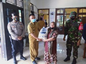 Penyaluran Bansos Dapat Pengawalan Polsek Patrol